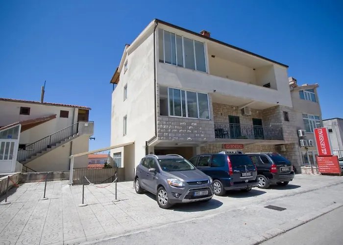 Argus 3 - Center Apartamento Makarska