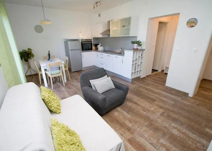 Argus 3 - Center * Makarska