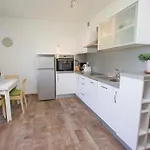 شقة Argus 3 - Center